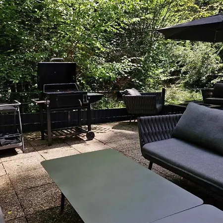 Apartment 6 *